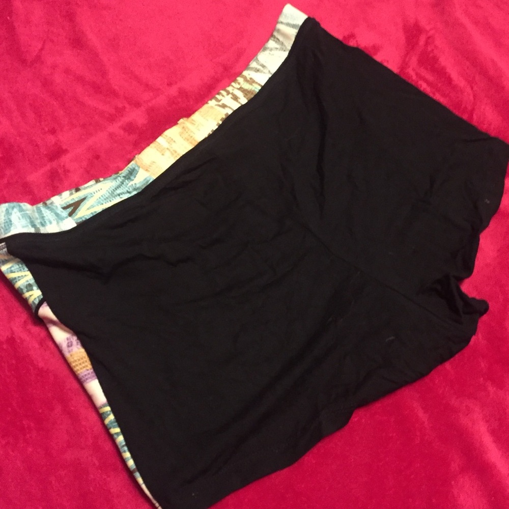 TOPSHOP FESTIVAL SHORTS - Picture 3 of 4